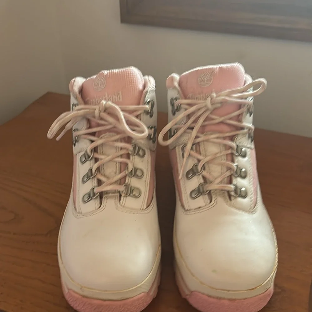 Timberland woman’s (or young girls) boots - Picture 2 of 4